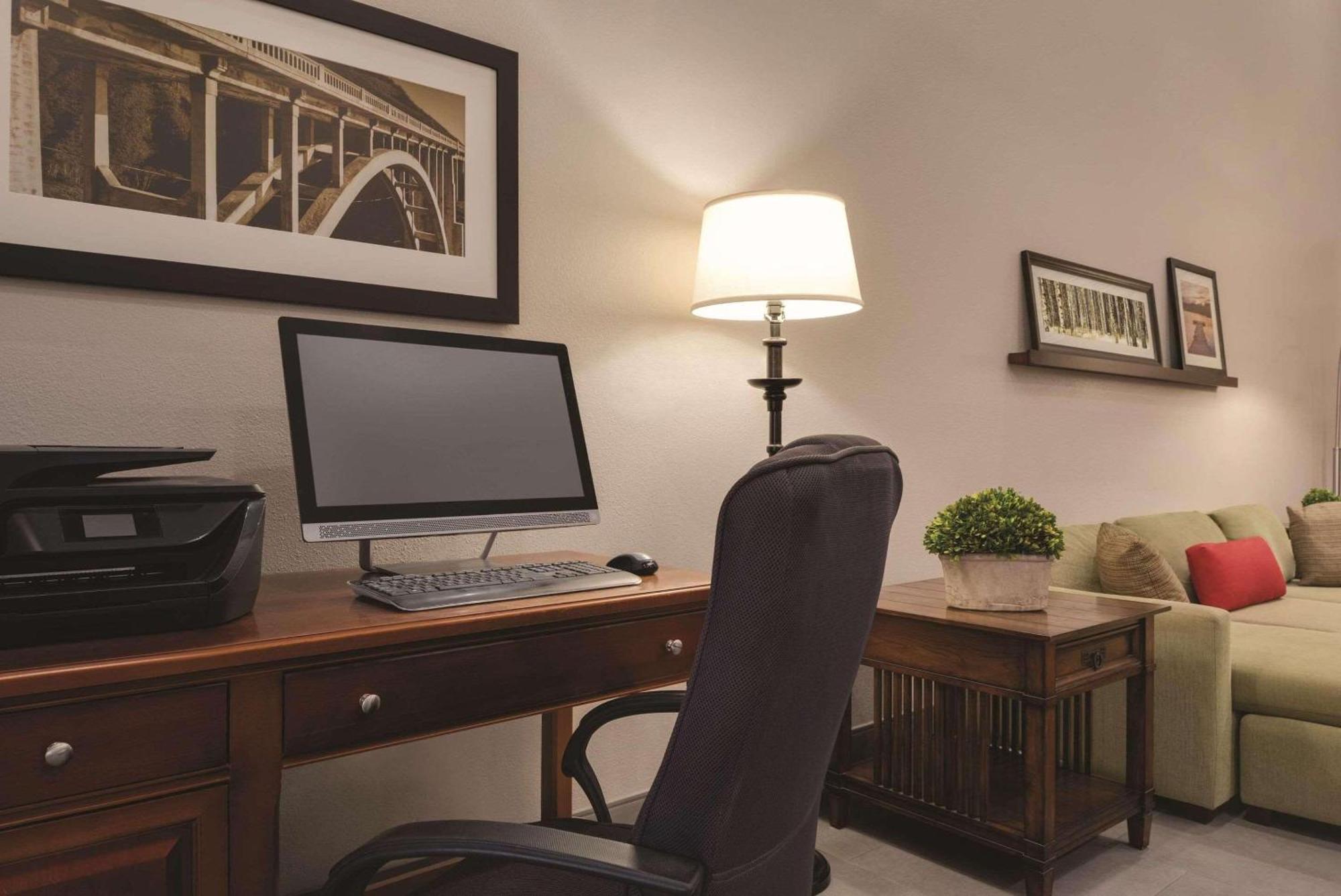 Country Inn & Suites By Radisson, Cedar Falls, Ia Ngoại thất bức ảnh